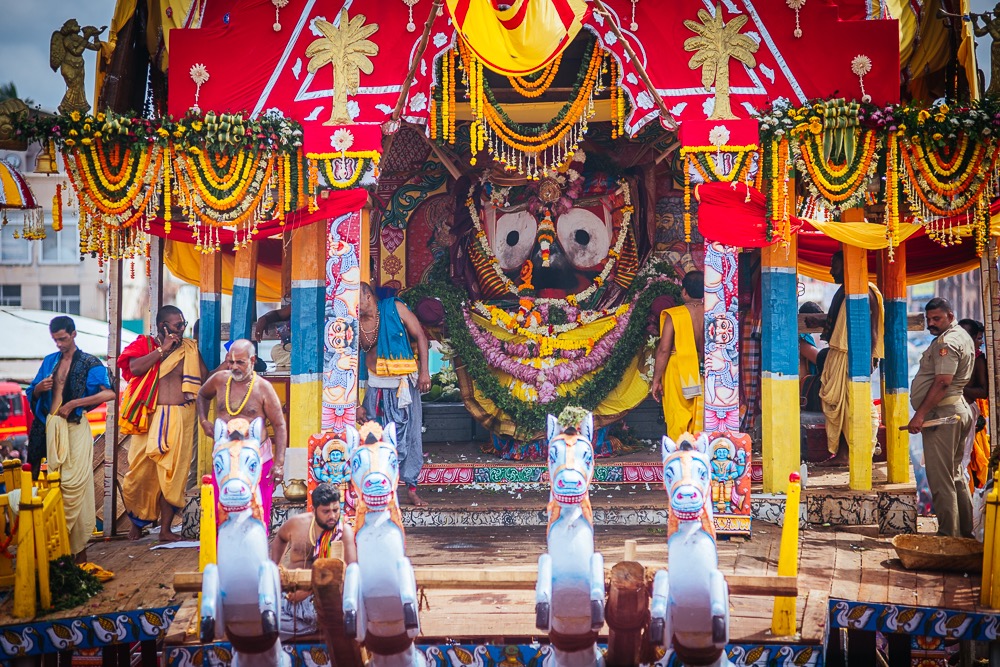 ଶ୍ରୀମନ୍ଦିର ପ୍ରଶାସନ ୱେବ ସାଇଟ୍ ମାଧ୍ୟମରେ ମହାପ୍ରଭୁଙ୍କ ପବିତ୍ର ସୁନାବେଶ ୨୦୨୨ ର ସିଧା ପ୍ରସାରଣ ଦେଖିବା ଲାଗି ନିମ୍ନ ଲିଙ୍କ୍ ରେ କ୍ଲିକ୍ କରନ୍ତୁ । 

shreejagannatha.in/ratha-yatra-li…