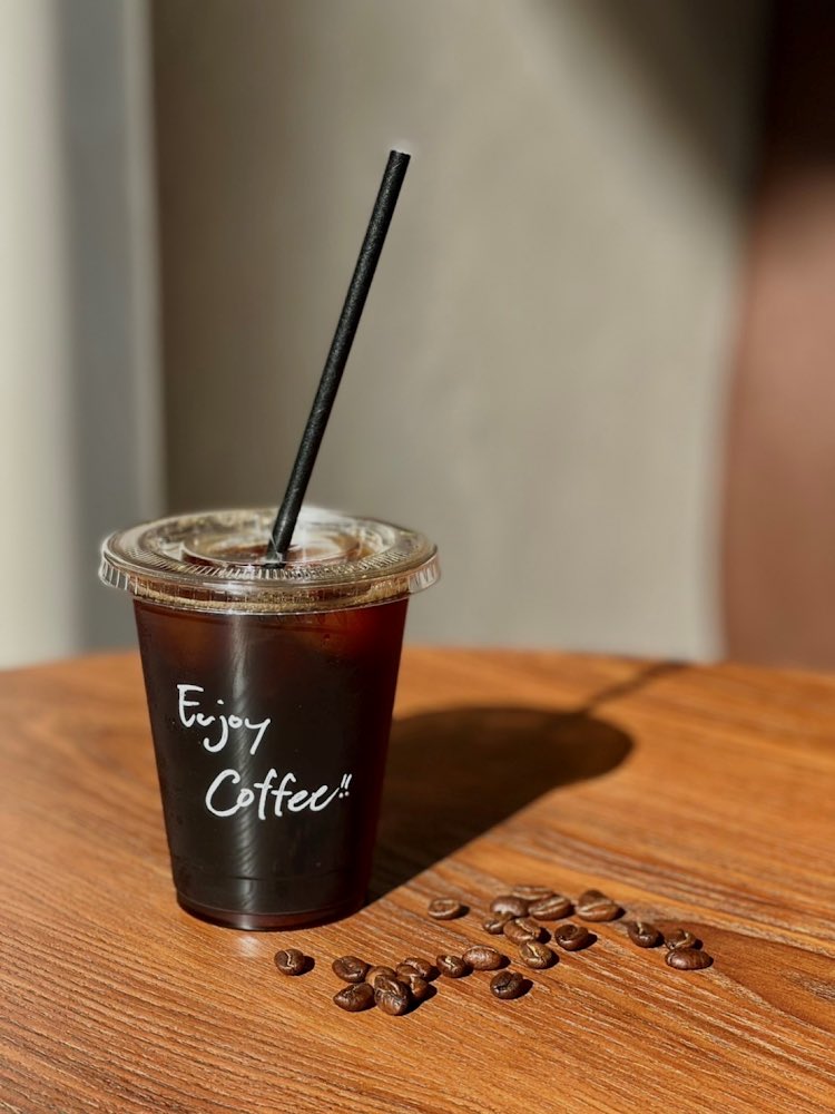 TouristCafe's tweet photo. 【Iced coffee season is here】
梅雨明けした今日この頃。ホテル自慢のテラスでアイスコーヒーはいかがでしょうか？

少し暑く感じたらラウンジのソファに移動し、館内BGMを聴きながらゆったりと過ごすのもおすすめです🙆🏻

#秋葉原
#ホテル

マネージャー https://t.co/AeIvsNgUQl