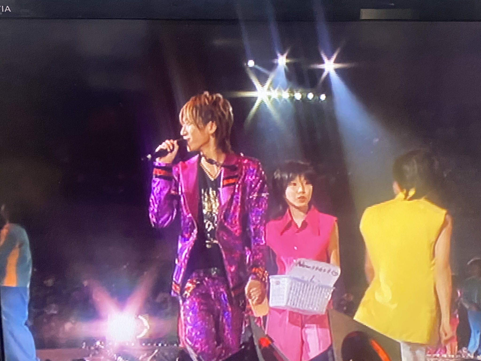 えりんご 久しぶりにnewsのツアーdvdの Never Ending Wonderful Story 見てて懐かしかった てかてかバックのjrが豪華過ぎて 知念くん可愛すぎひん 京本くんずっと慶ちゃんと手繋いでるの 羨ましい News バックjr 懐かしいしjr