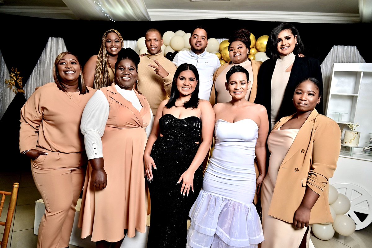 Sandraboyce19's tweet image. My family … my daughter’s birthday party.. what an awesome 👏🏽 event #family #love #daughters #happy