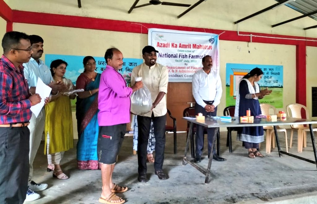 SU_MaheswarRao's tweet photo. A part of #AzadiKaAmritMahotsav Today Dept of Fisheries, @Andaman_Admin Celebration of #NationalFishFarmersDay at Community hall,Chouldary Panchayat,South Andaman on these occasions Distribution Fish seeds &amp; awareness of various Central Sponsered Schemes #PMMSY #UTPlan &amp; #RKVY. https://t.co/Y0zdFjKeUY