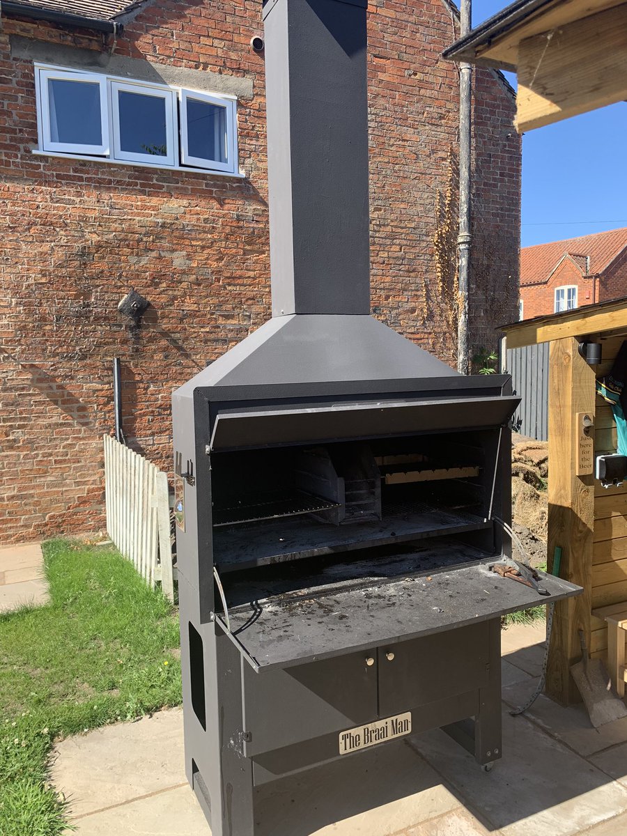 BeebusDixon's tweet photo. @howemill Braai man https://t.co/aQZzIDmHpq