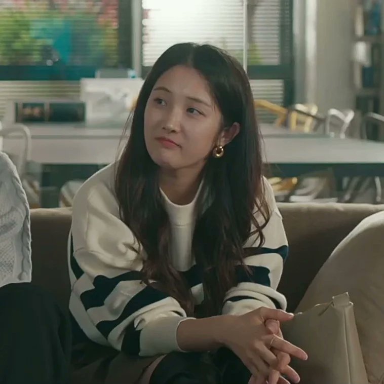19900109com's tweet photo. 220708 :  SBS 금토 드라마 #왜오수재인가 11회  #남지현 https://t.co/2P8TDlMbRd