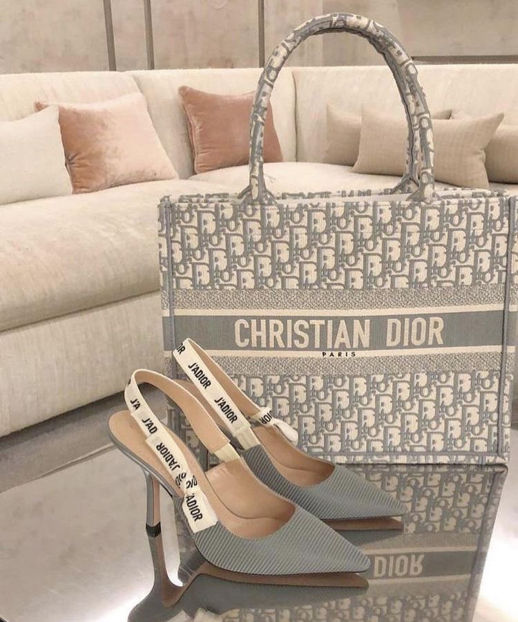SelectOutfit's tweet photo. dior bag and heels https://t.co/YMeTo4AESy