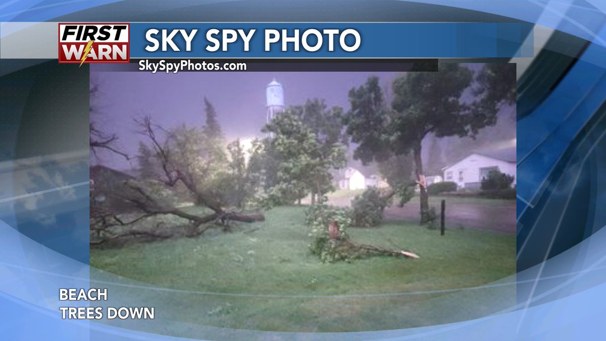 Some damage pictures so far from parts of Billings and Golden Valley Counties where 70-80 mph wind gusts were reported by weather stations! If you have damage or hail pictures after the storms pass and when it's safe to do so, submit them to SkySpyPhotos.com/?utm_source=tw….