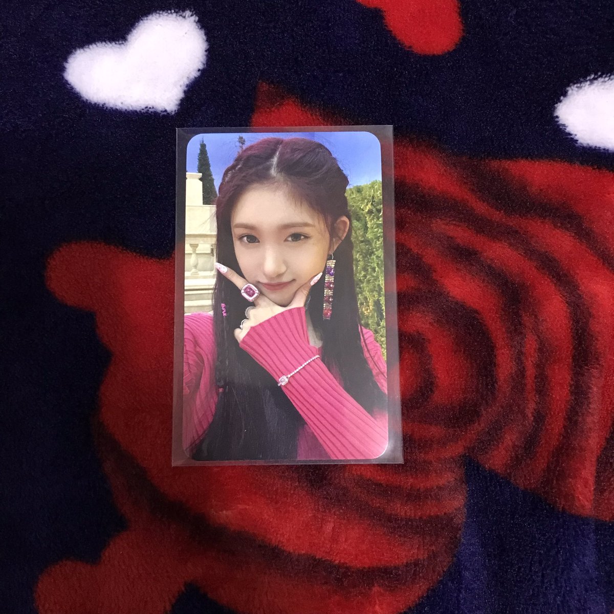 wts lfb ive ph | #aversells help rt! 

₱350, ₱300 payo
~ prio payo / 2 days reservation, longer if w dp
~ onhand, no rush shipping !!

## leeseo love dive appmu apple music pob pre order benefit pc photocard
