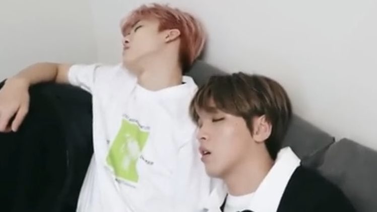 nahyukc's tweet photo. haechan be like, "i know a place" then proceeds to lean on jaemin's shoulders https://t.co/ivCCBbxTNj