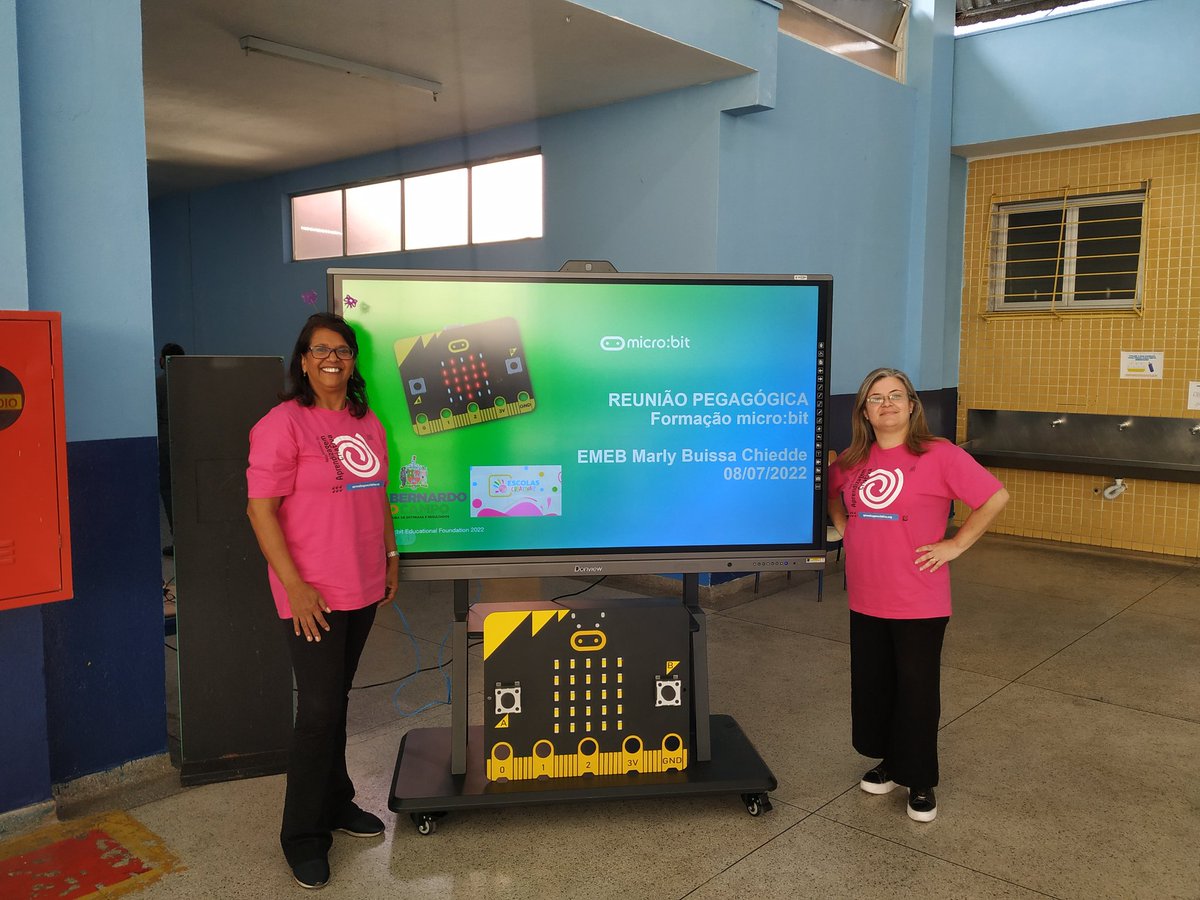 DanielaVeihl's tweet photo. Finalizando o primeiro semestre com uma formação especial com micro:bit para os professores da EMEB Marly Buissa Chiedde em São Bernardo do Campo SP Brasil.
#microbitchampions2022 https://t.co/0rDnJerM84