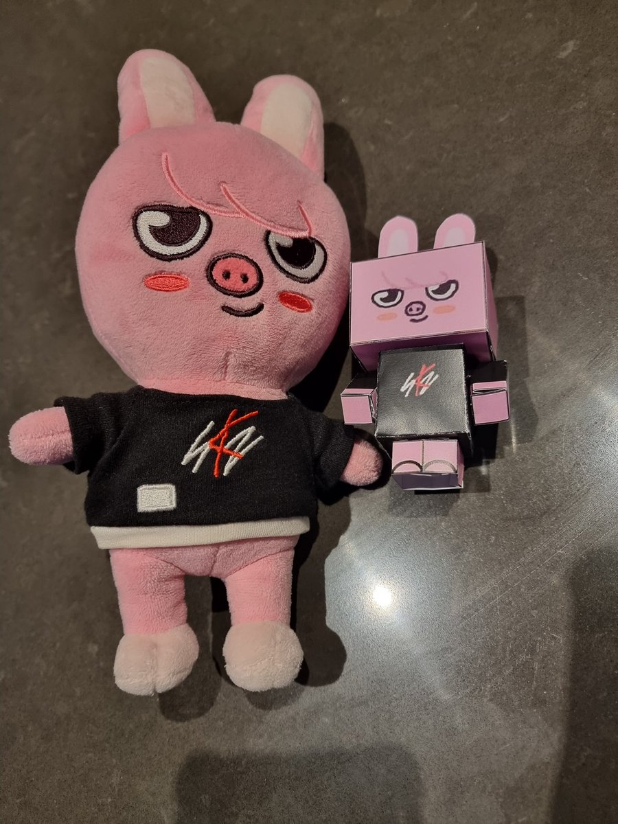 Huongie's tweet image. I've forgotten who shared this for me to download and make (I searched the named on the template but still cant find them!), but thank you! Took me about an hour to make #Dwaekki and he's so cute. #SKZOO @Stray_Kids #PigRabbit #🐷🐰 #🐖🐇 #Changbin