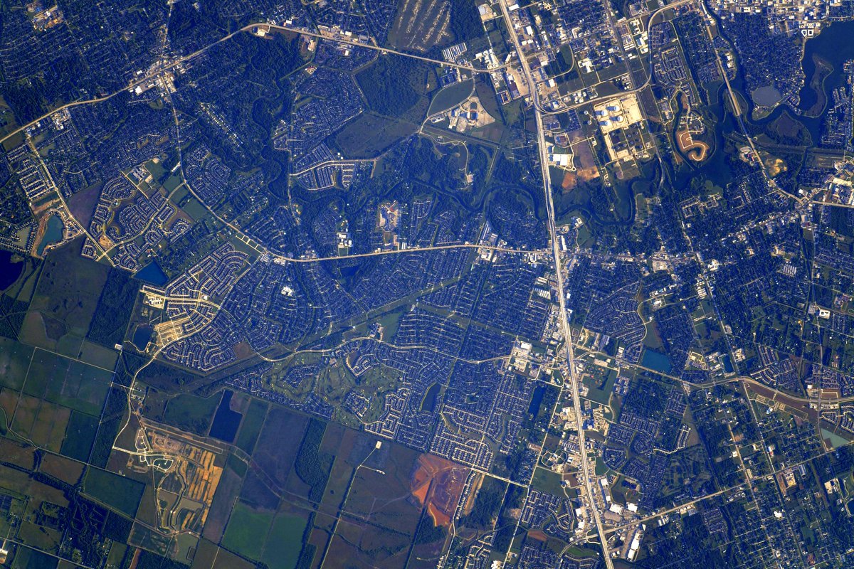 Good morning friends! @LeagueCityTX @ClearSpringsHS @bayarea_church @MBrianHaynes Thanks to @Astro_FarmerBob for the great photos!