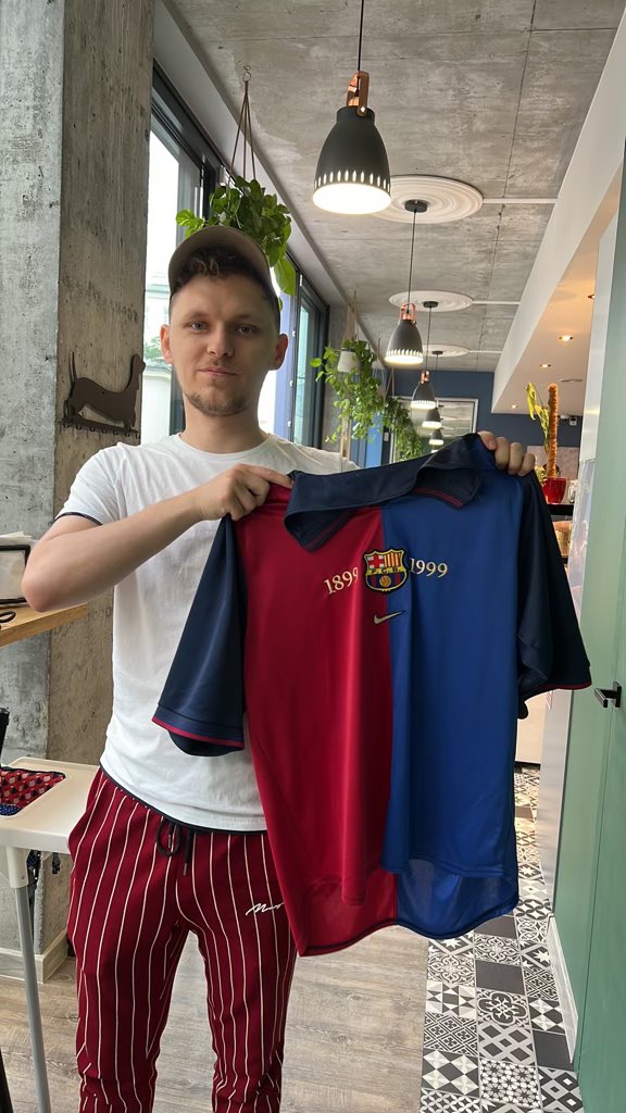 k_lewandowski_'s tweet photo. Warta każdej złotówki 💙❤️ https://t.co/Fc9ga5ir7m