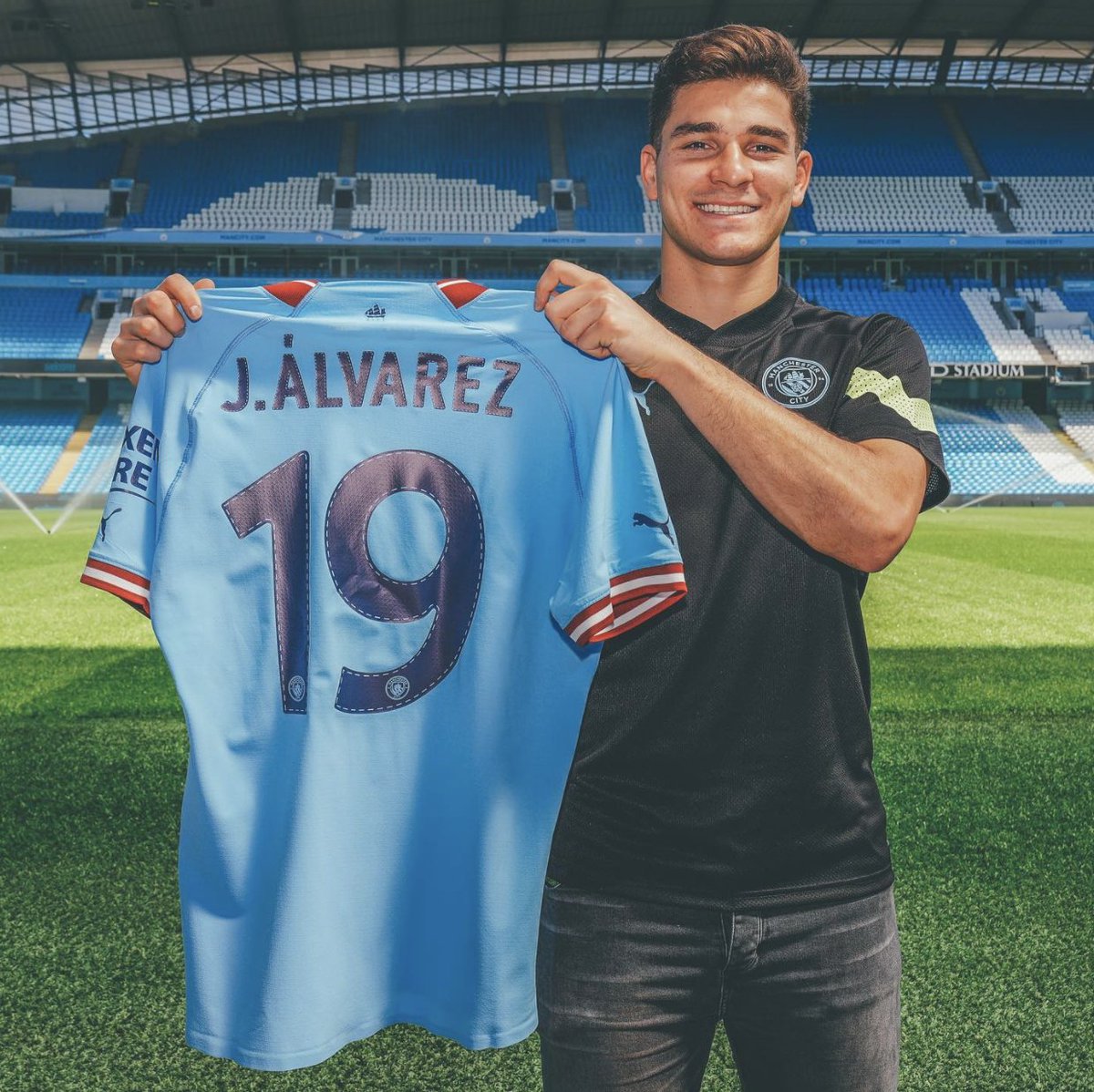 🚨 Julián Álvarez will wear the number 19 shirt at Manchester City