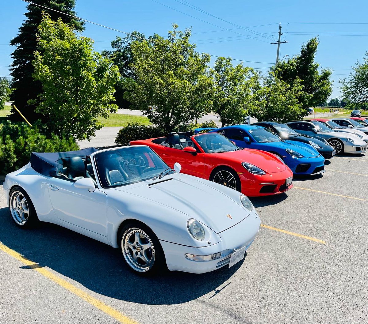 PCAUCR's tweet photo. The Gourmet Niagara Driving Tour makes savoury, scrumptulescent stops at @UpperCanadaChse Company, Flat Rock Cellars winery, and @13thStreetWines and Bakery. https://t.co/TISYJJCylw
