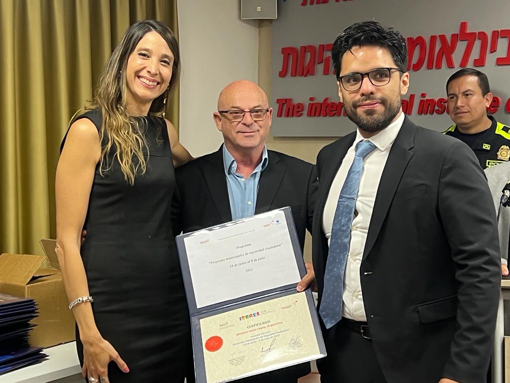 Finalicé el curso "Proyectos Municipales de Seguridad Ciudadana" dictado por el Instituto Internacional para el Liderazgo, becada por la Agencia Israelí de Cooperación Internacional para el Desarrollo.