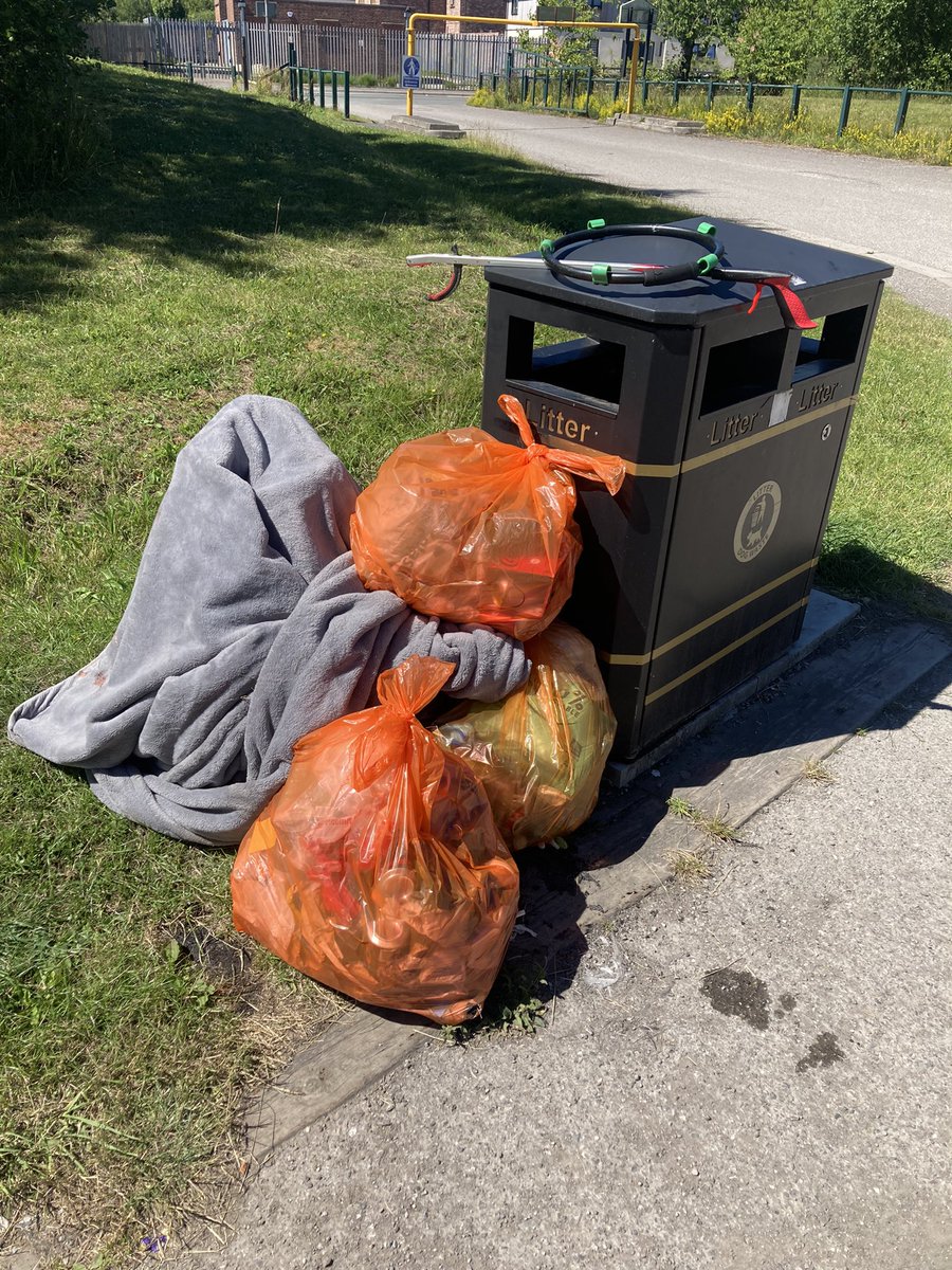 Litter picking. It’s what we do. Keeping our Parish clean and tidy 🚮 <a href="/sthelenscouncil/">St Helens Borough Council</a> <a href="/KeepBritainTidy/">Keep Britain Tidy</a> <a href="/BoldForestPark/">Bold Forest Park</a> <a href="/merseyforest/">The Mersey Forest</a> #BPCworkingforyou