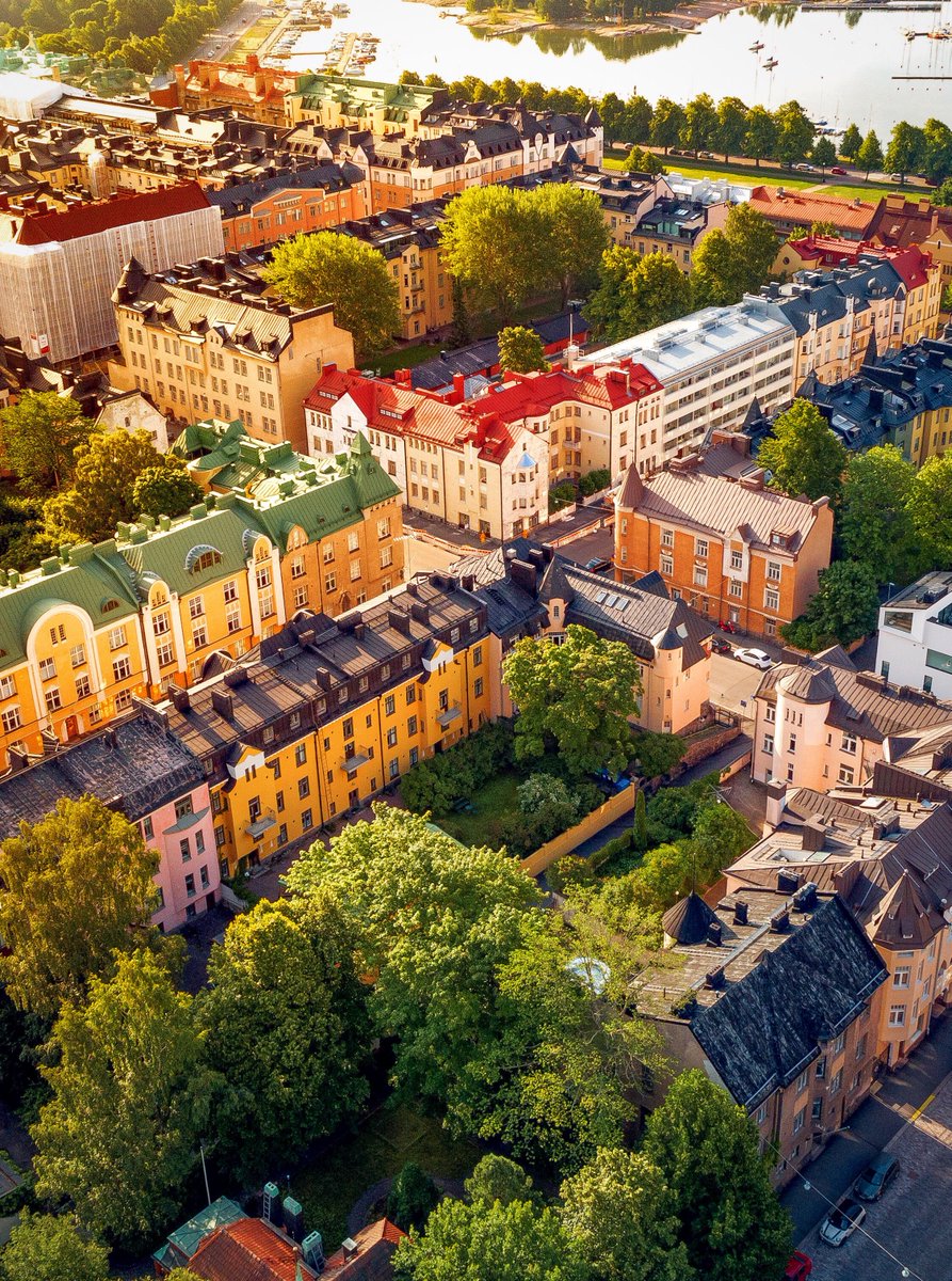 AtamanTours's tweet photo. Beautiful colours of Helsinki...
(pics: Omar El Mrabt, myhelsinki)
#atamantourshelsinki #atamantours #helsinkiguide #helsinkitour #walkingtours #privatetours #guidedtours #citytours #sightseeing  #helsinkiwalks #helsinki #finland #visitfinland https://t.co/AOW1ICcHMC