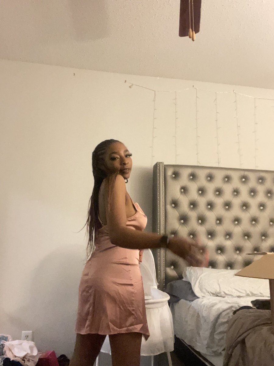 aashaylaa's tweet photo. Old pics BUT HAPPY BIRTHDAY TO ME!!!! can’t wait to see what 24 has in store for me 😊 #kobeyear https://t.co/BLN5Daof2r