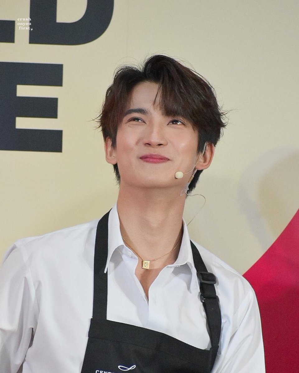 FirstfhUSA's tweet photo. The Handsome Chef 🧡💙
#PraewXJaFirst #first_chalongrat #first_fh #japhacchara #jafirst #jafirstnation #teddyja #ด้อมจิ๋ว #DomJiw #จาเฟริสท์ https://t.co/DG6AkTGY96