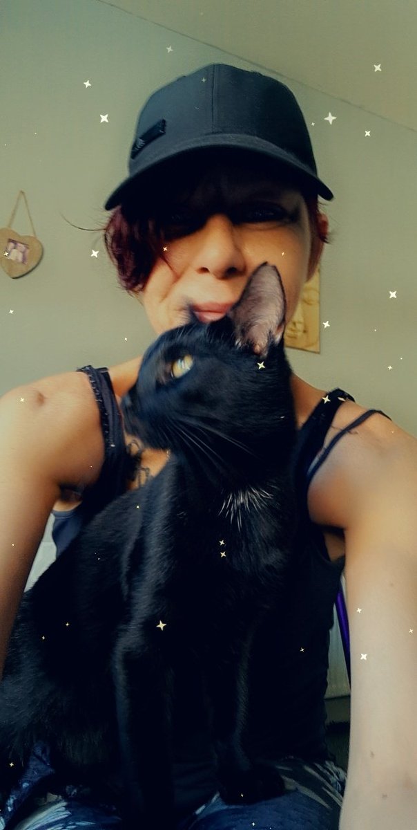 kenyahoyland's tweet photo. This lil black kitten as done more for my #mentalillness than any sort of Therepy 
He gives me a reason to carry on fighting 🐈‍⬛🖤 #MentalHealthAwareness #cptsd  #bipolar #bipolardisorder #MentalHealthMatters #CatsOfTwitter #therepykitten https://t.co/eFfp6Q2jfs