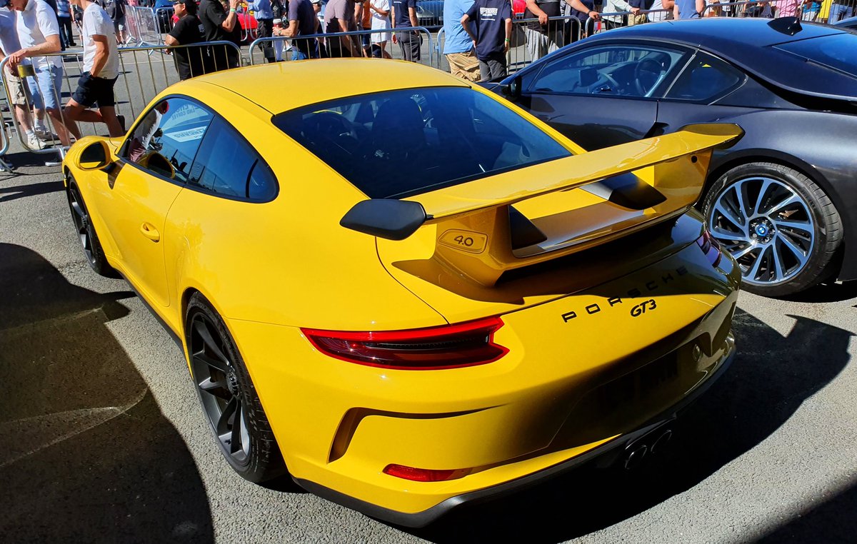 chris_pointon's tweet photo. My first car show a for a couple of years, nice to see some other yellow cars 💛
With @mattjameswright @leedssupercarmt
Hopefully we raised a lot of money for @leedsmind https://t.co/L0Bw2FZSSU