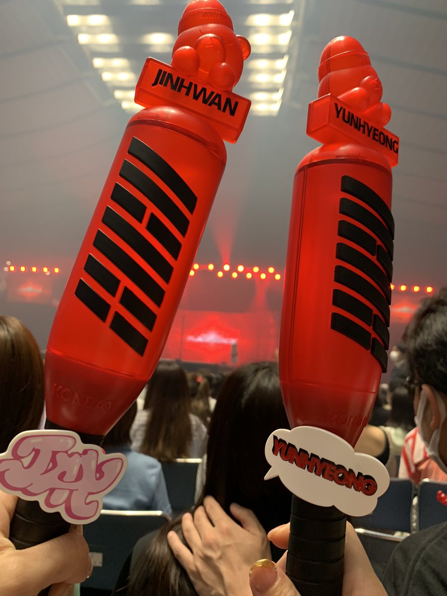 bbxht's tweet photo. 2年半振りのiKON幸せすぎました。iKONが出てきたとき涙が止まらなかった。夢見てるみたいだったな。
活動してない間少し離れつつあったけど実際に会うとやっぱiKONからは離れられないね☺️iKON愛復活💕前みたいにたくさん参戦はできないけど1公演は絶対行きたいって思った。今日のゆにょも素敵すぎた〜 https://t.co/t1py7vcSgK