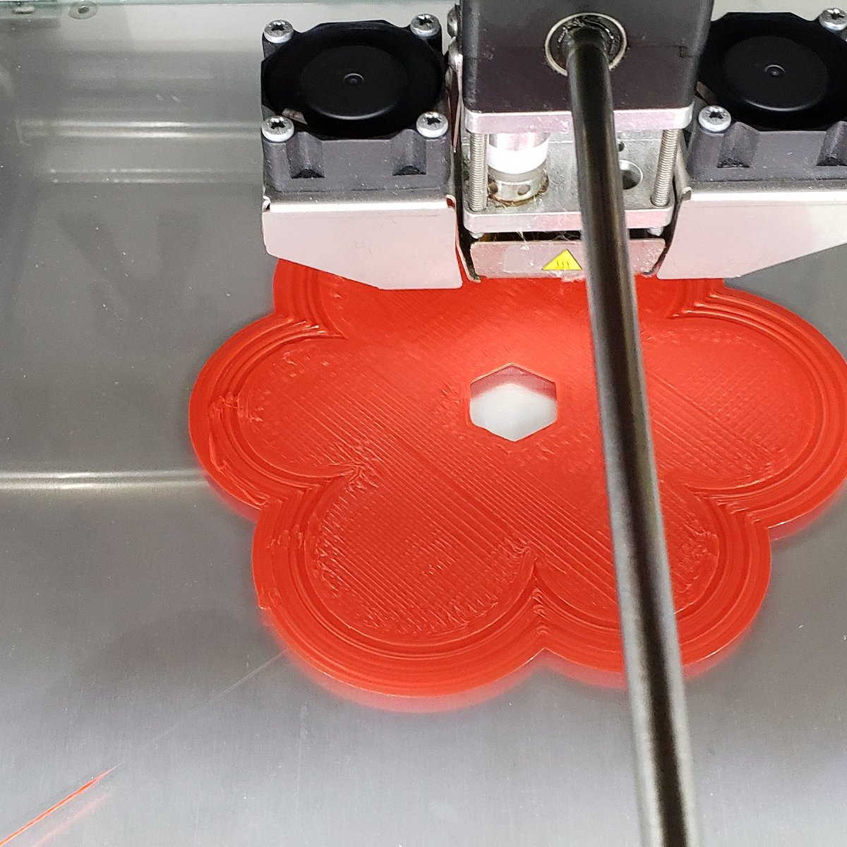 prop_maker_uk's tweet photo. Currently refurbishing and old 3d printer, it's working well but does need new belts. Had to start by doing a test print, the last few bits will be done by the end of the day.
What a great model from @thingiverse https://t.co/x45qH2XUd2 https://t.co/pqflOMURvL