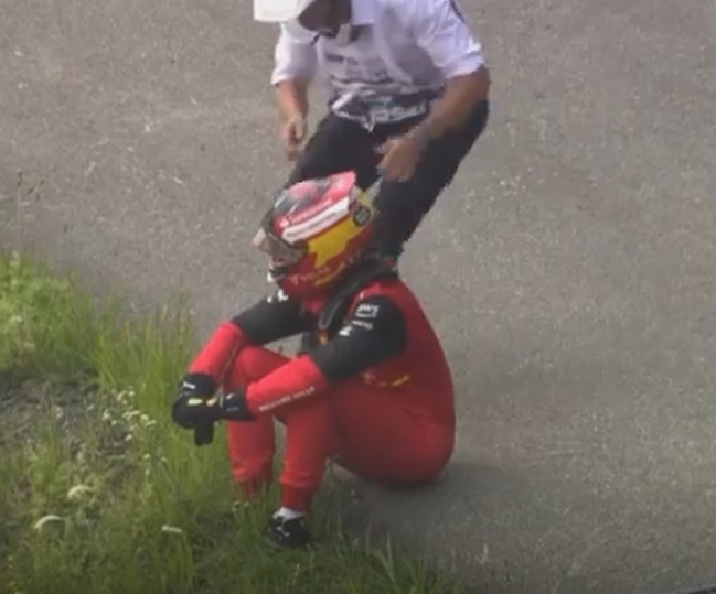 SAC_Mclaren's tweet photo. FERRARI INCAPAZ DE ENTREGAR A CORRIDA, O MOTOR VAI LÁ E FALA, JÁ DEU PRA MIM RPZD, TO FORA
#EQUIPEUNIDA #TODOSPELAENTREGADA https://t.co/vpXVQMG5iz