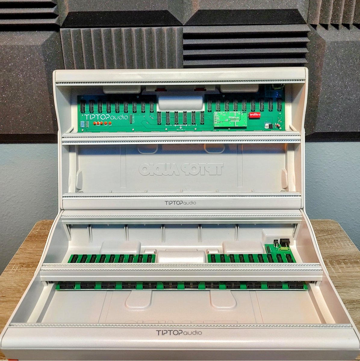 DrXit's tweet photo. Expanding the eurorack this summer with @tiptopaudio mantis, building 'Flask II' in the new Lab! #eurorack #expanded #musicproduction #edm #sounddesign #Voltage #music #edmlife #newsounds #producerlife #eurorackmodular #drxit https://t.co/ELb7UnUgS0