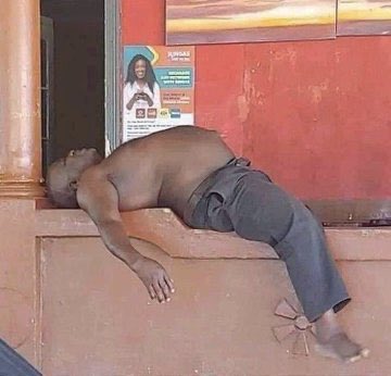 MacG.                                Sol Phenduka