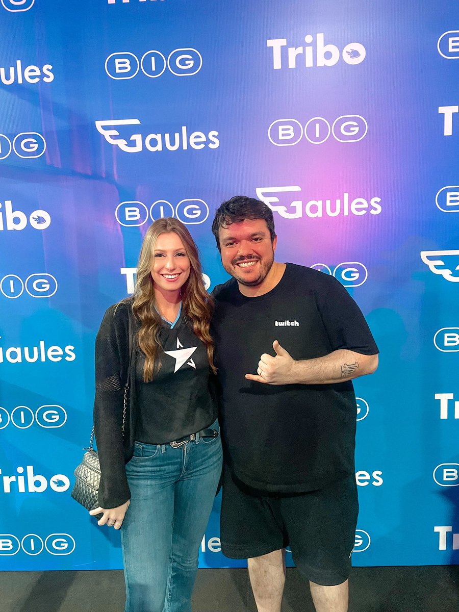 maaferdin's tweet photo. mais um sonho realizadoooo! conheci o gau gau @Gaules https://t.co/t2AQKshX2v
