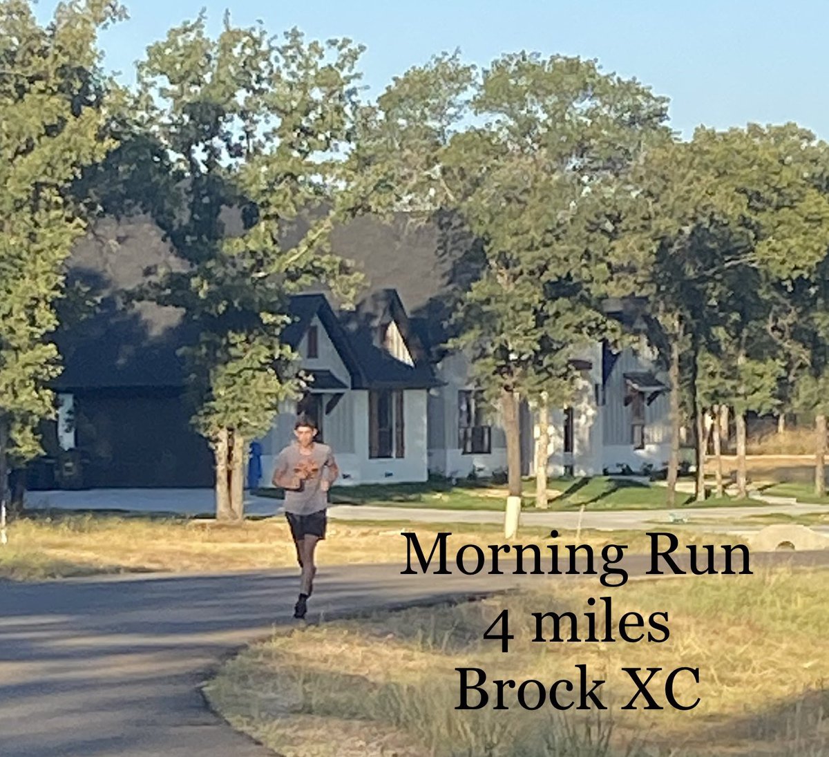 AmyBarner2's tweet photo. Actions! #4milerun Barrett Barner putting in the work! Brock XC https://t.co/QR7J6pzL1P