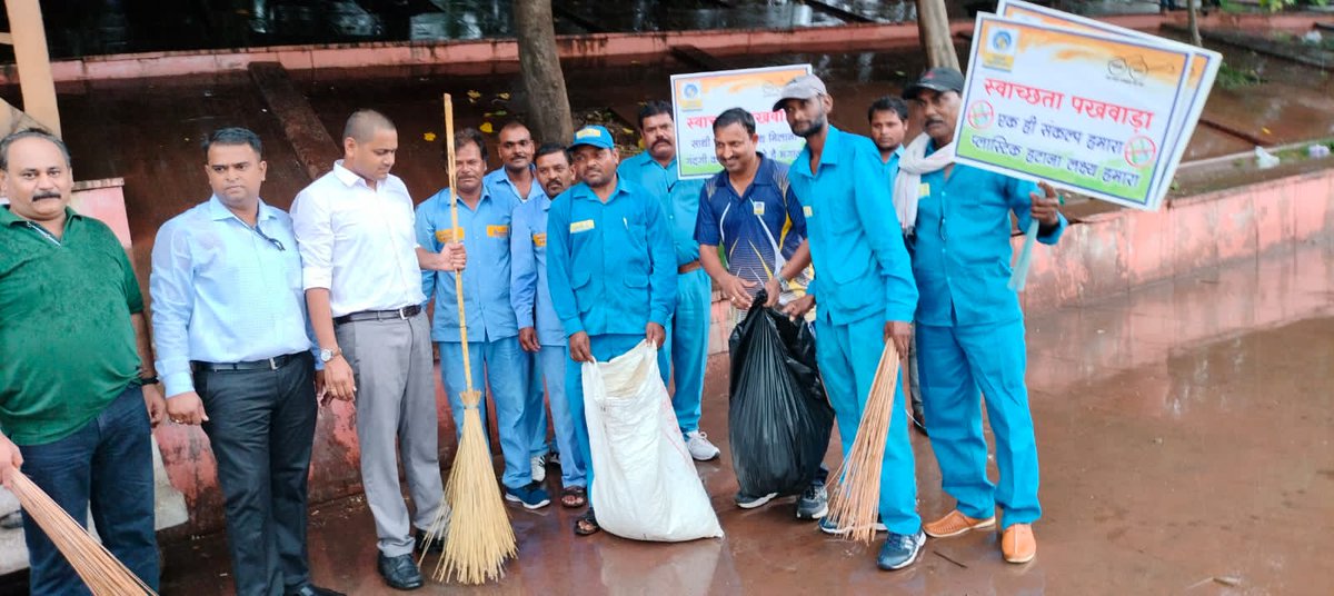 BpclJabalpur's tweet photo. #SwachhataPakhwada 
@BPCLLPG @PetroleumMin @swachhbharat @sukeshbeerum @kamblem @rajatvee https://t.co/NVvSxLNqhy