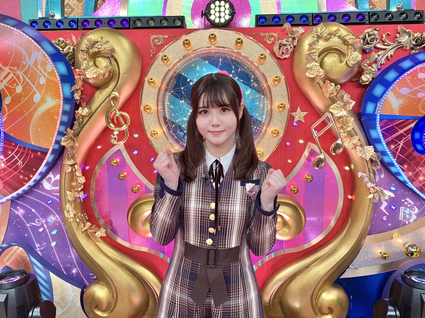 乃木フェス 6周年メモリアルブック 伊藤理々杏 71GcEhmqGZL._UF350,350_QL50_.jpg