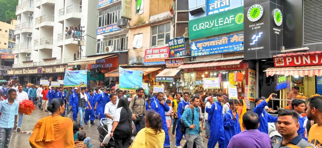 Bharatgas_Roorkee (@bpclroorkee) on Twitter photo #Swachhta awareness Walk -Parbhat Phairi was organised by #BPCL ROORKEE LPG Territory in Haridwar on 10.07.2022 on the occasion of #SwachhtaPakhwada
<a href="/PetroleumMin/">Ministry of Petroleum and Natural Gas #MoPNG</a>
<a href="/BPCLimited/">Bharat Petroleum</a>
<a href="/cmdbpcl/">CMD BPCL</a> <a href="/kumarsantbpcl/">santosh kumar</a> <a href="/guptap4168/">PEEYUSH GUPTA</a> <a href="/BPCL_StateDelhi/">Bharatgas State Delhi Haryana & Uttrakhand</a> #Swachhta awareness Walk -Parbhat Phairi was organised by #BPCL ROORKEE LPG Territory in Haridwar on 10.07.2022 on the occasion of #SwachhtaPakhwada
<a href="/PetroleumMin/">Ministry of Petroleum and Natural Gas #MoPNG</a>
<a href="/BPCLimited/">Bharat Petroleum</a>
<a href="/cmdbpcl/">CMD BPCL</a> <a href="/kumarsantbpcl/">santosh kumar</a> <a href="/guptap4168/">PEEYUSH GUPTA</a> <a href="/BPCL_StateDelhi/">Bharatgas State Delhi Haryana & Uttrakhand</a>