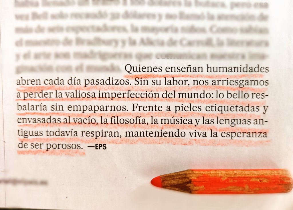 Este artículo de Irene Vallejo, una vez más, dando en el clavo; abriendo pasadizos para el lector. Imprescindible, <a href="/irenevalmore/">Irene Vallejo</a>. #lápiznaranja