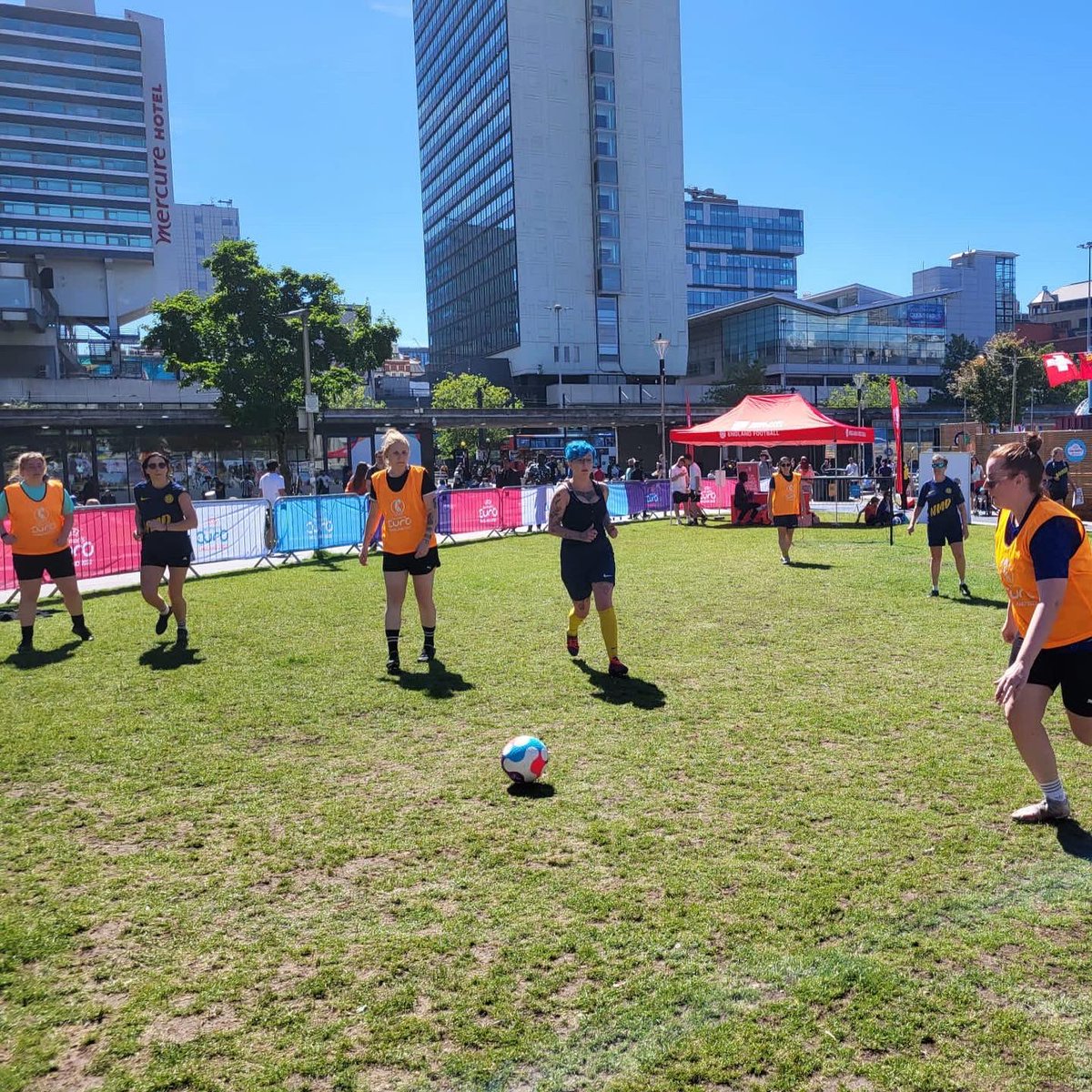 TheAFLeague's tweet image. Beautiful day for a kickabout in town with @ManchesterLaces 😍

📍 @Manchester_FA Fan Park