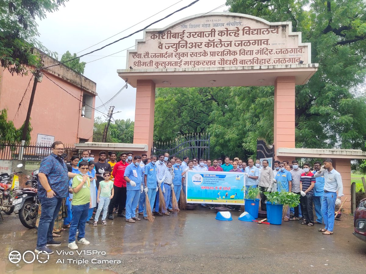 goa_maha's tweet photo. Bharatgas Maharashtra celebrated Swatchata Abhiyaan right across the state today creating awareness through Prabhat Pheri in Aurangabad and other districts, cleaning the beaches of Mumbai, streets of Nashik and rejuvenating the Schools in Jalgaon, among other multiple activities. https://t.co/ArsVE4BEiq
