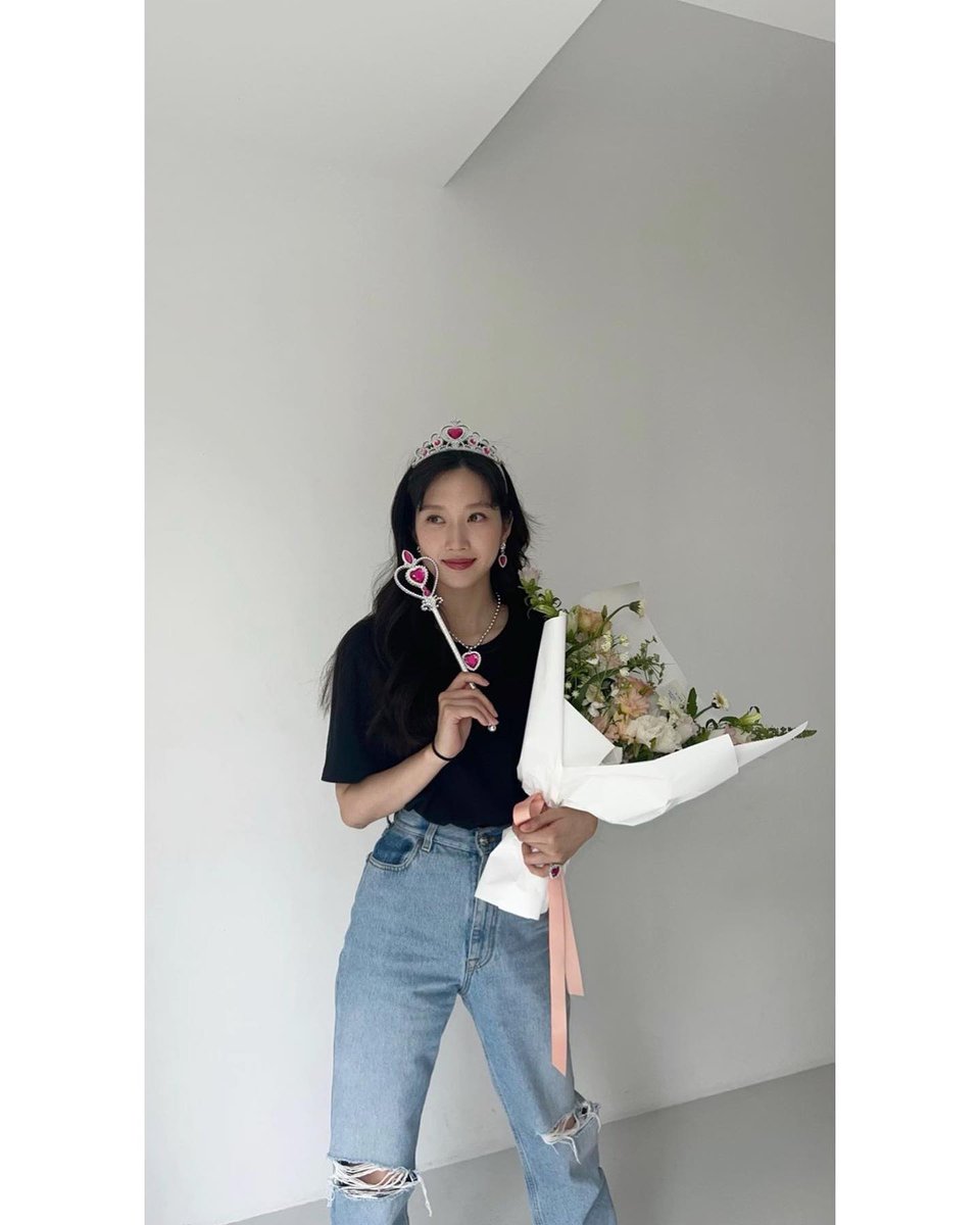 Kayuoung's tweet photo. Growing up is the best journey that I’ve ever embarked on. God has given me another year to live, laugh, and love. I enjoy my life and I enjoy being alive all the time. On my birthday, I wish myself to always be the best I can be, from now and till eternity. 🌈 https://t.co/eH5IieNCqq