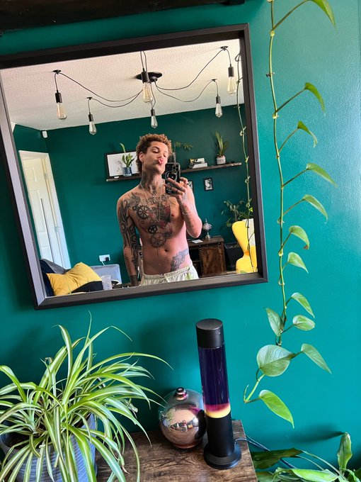 Morning! https://t.co/MwJ2Ecpvdq