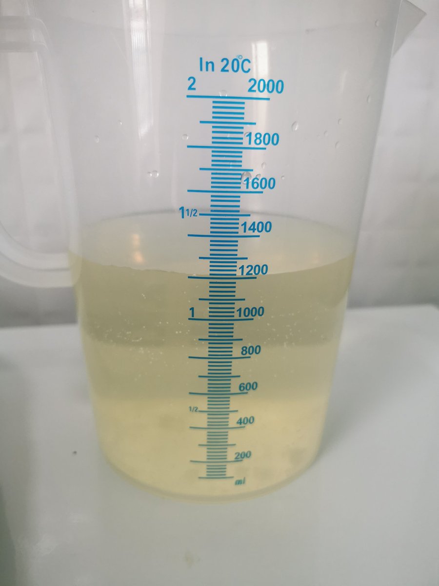 YSHDSMY's tweet photo. #憋尿 #失禁 
喝水是 
500ml/h 喝了4h之后又等了1h
兑现上次投票的承诺啦~

别问为什么就剩1200了
问就是因为p3p4

视频是准备的3000fo福利嘿嘿嘿 https://t.co/1FmrofGlpz