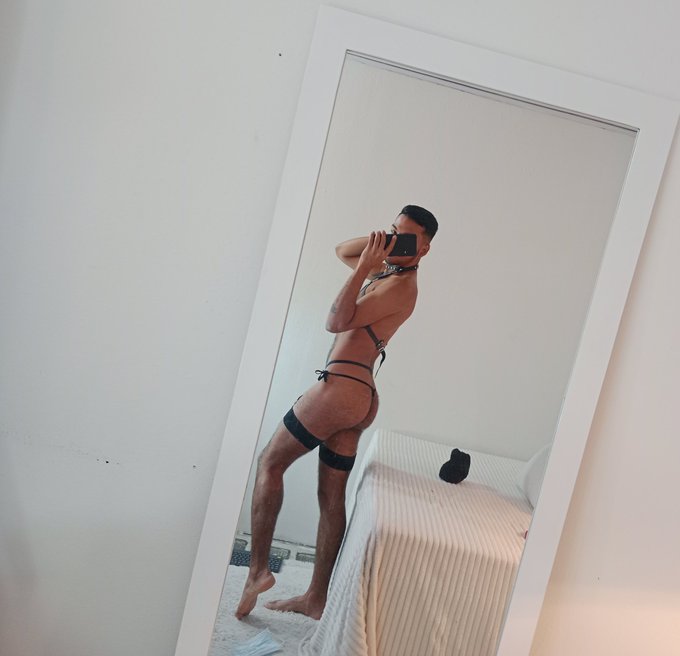 1 pic. Black is sexy ?
.
.
.
.
.
.
.
.
#gay #modeloweb #men #gaycaught #sweet #hairybody #latinos https://t