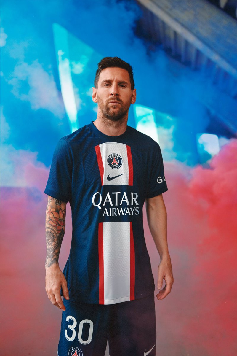ibk93z's tweet image. Bon on va enfin clore ce débat.

Rt pour Ronaldo 🔄 / Fav pour Messi ❤️