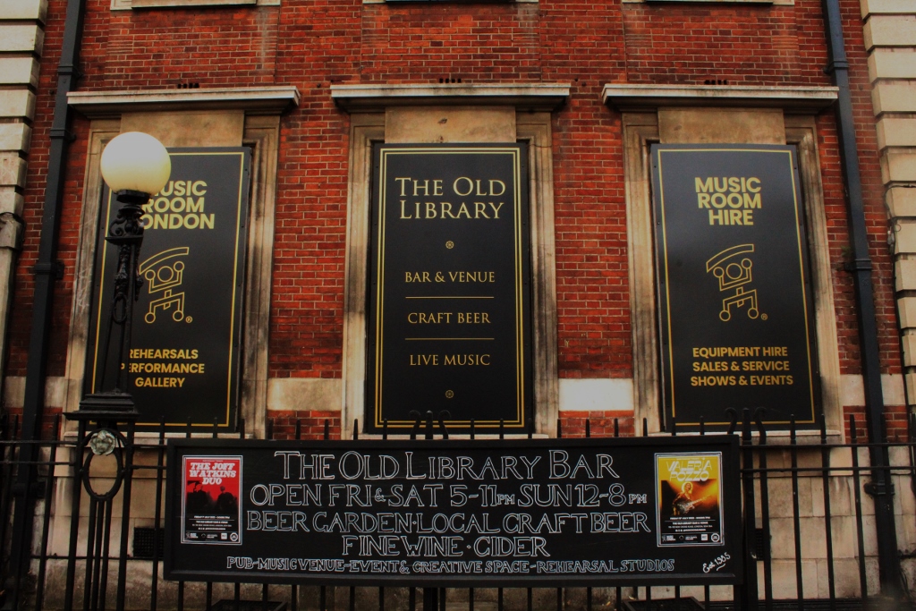 south_east_x's tweet photo. #alternative #livemusic trail #Lewisham2022
@musicroomlondon #TheOldLibrary #NewCross #rehearsal #studio #musical #equipment #bar #venue #craftbeer #events #hire
#selondon #musictourism #se14 https://t.co/syV1EoB9pE
