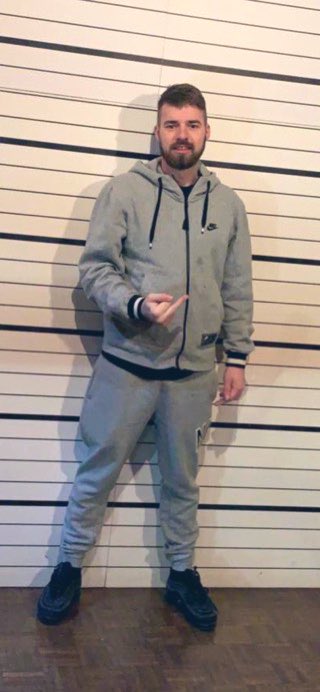 AlphaLewy's tweet photo. It’s payday Sunday let see them wallets empty and my cash app loaded 🤪😉#alphamale #straight #CashAppDay #trackies #airmax #chav https://t.co/X6UclQjxHv