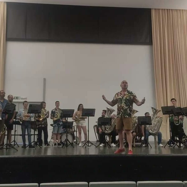 CPM_Vic_Angeles's tweet photo. Profesores Iván Martí y Agustín Martínez y alumnos de viento han participado en conciertos en la ART'J de Jobra, Portugal.10 días de aprendizaje a todos los niveles.Podéis ver + fotos en página JOBRA Educaçao.
#erasmusplusproject #legatissimo #cpmvictoriadelosangeles #jobraedu https://t.co/jlwOpwfARd