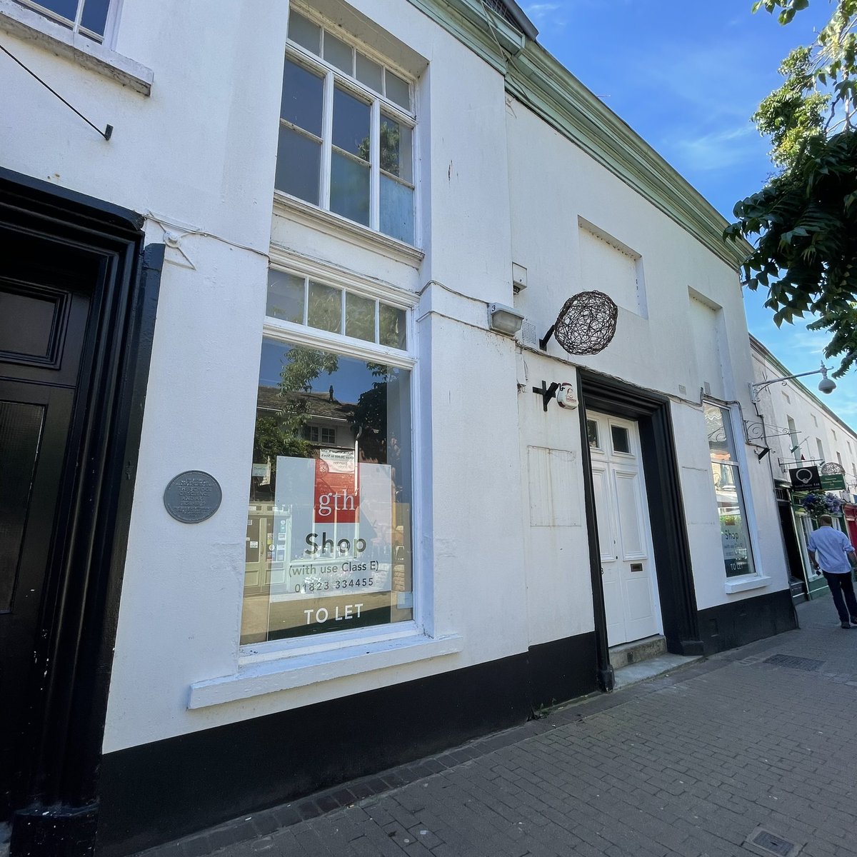 gingerfig's tweet photo. Well that was a lovely start to the day: a walk in the park turned into impromptu breakfast @cafexpresso38 (very good) and then a trip down memory lane aka #BathPlace π
Excitingly work is afoot inside after c18 months since I shut the door for the last time #whoistakingover ?? https://t.co/DDKjhfYvbm