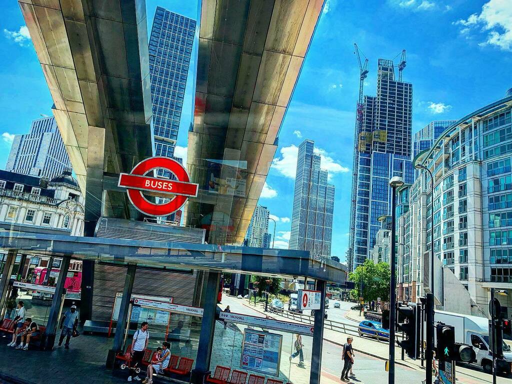 malumpfy's tweet image. Vauxhall Bus Station from the top deck of the 344, yesterday 

#vauxhallbusstation #vauxhall #344bus #londonbus #vauxhallcross #busstation #skislope #nineelms #lambeth #sarf #london #londonist #thisislondon #londonfootprints #21stcenturypepysshow #visitl… instagr.am/p/Cf08tKBomBU/