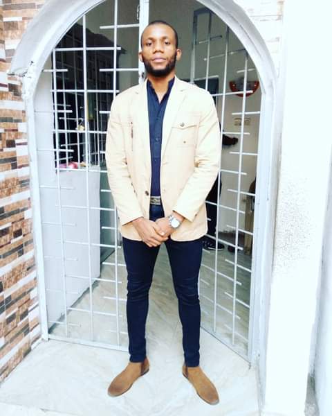 GlodyMakela's tweet photo. La popularité c'est quand les gens vous aiment, mais le bonheur c'est quand vous vous aimez vous même. #free_life https://t.co/uXvOGYWRIg