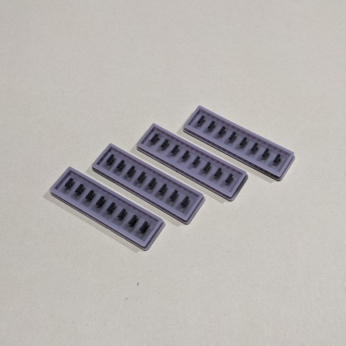 proto87_'s tweet photo. Der Lagerbestand an Mobilfunkantennen ist endlich wieder aufgefüllt. Ab sofort werden die Teile in einem Stabilisierungsrahmen ausgeliefert: Das schützt die Teile in der Verpackung, hilft aber auch, die Fertigung zu optimieren. #proto87 #1zu87 #Modellbahn https://t.co/x5sk3hBEHR https://t.co/mmXuAYfSQW