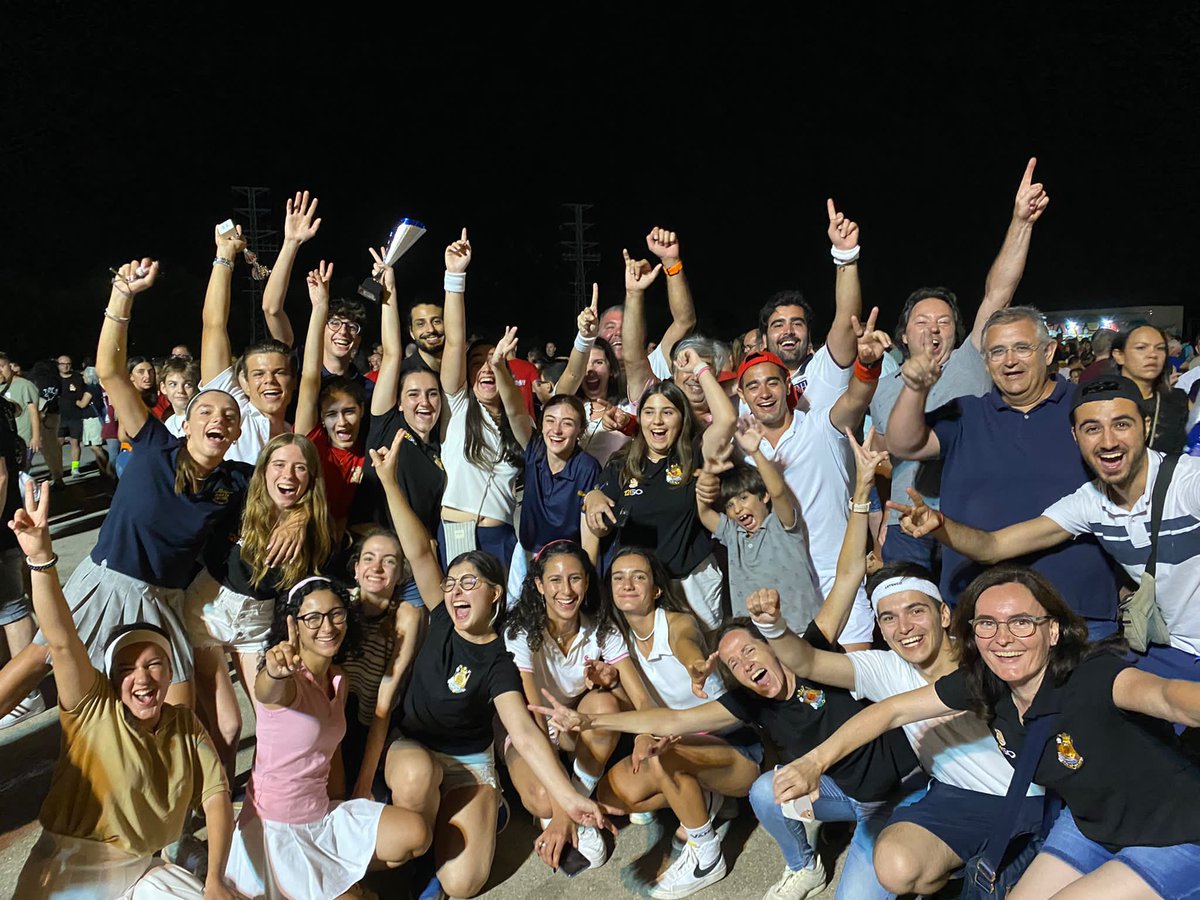 🏆CAMPEONES RAL•LI 2022🏆

Lo hicimos! This is Plaza Mayor❤️‍🔥

Enhorabuena a todas las Fallas participantes, en especial a los demás premiados. 

Y como no podía ser de otra manera, a la Junta Local Fallera de Alzira por la magnífica organización😍